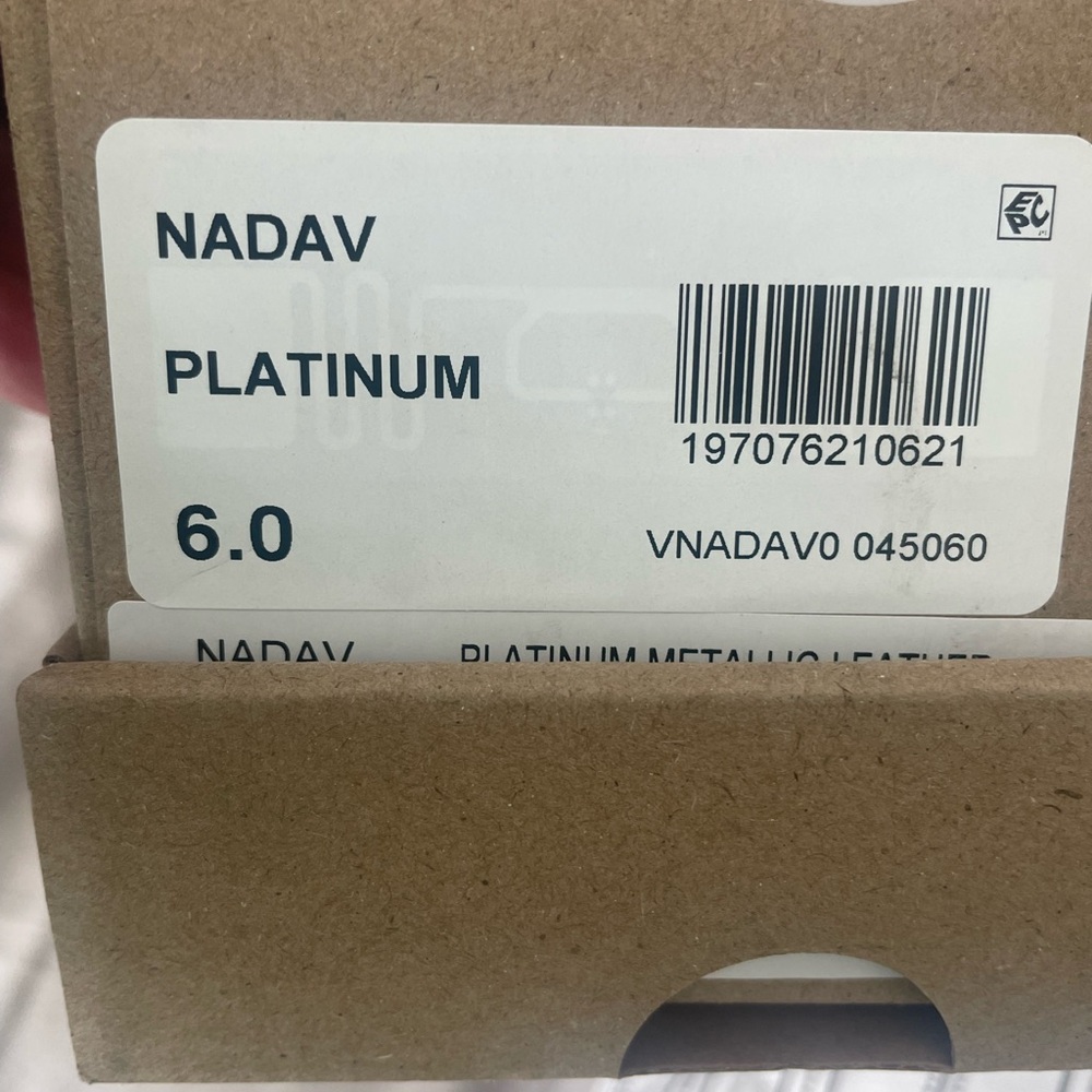 Dolce Vita Nadav Platinum Ballet flats - Picture 2 of 9